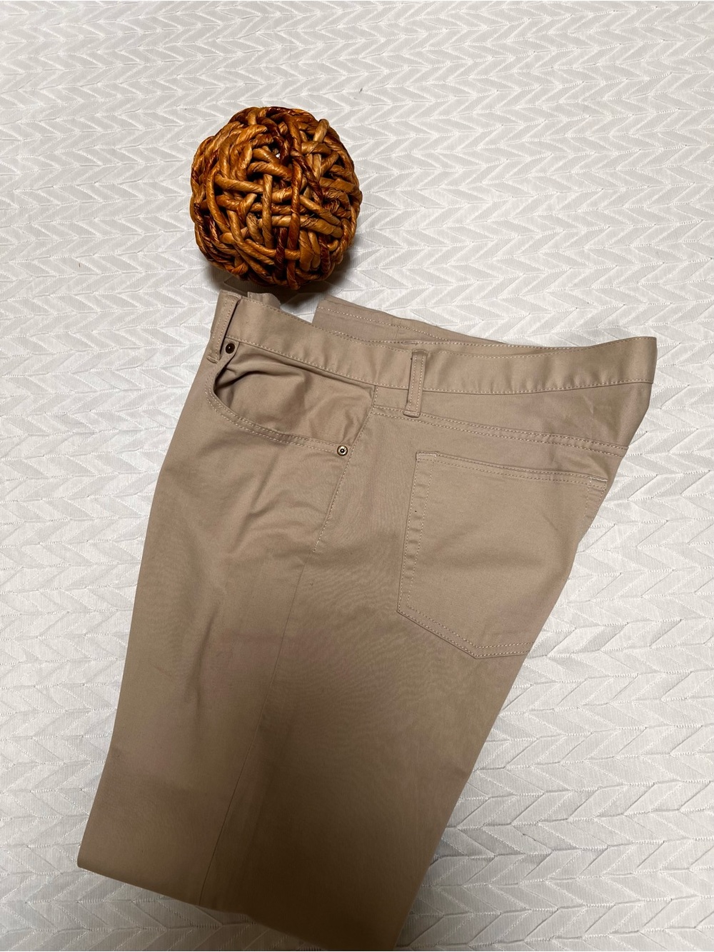 GAP Men’s Khaki Stretch Chinos - Light Tan
